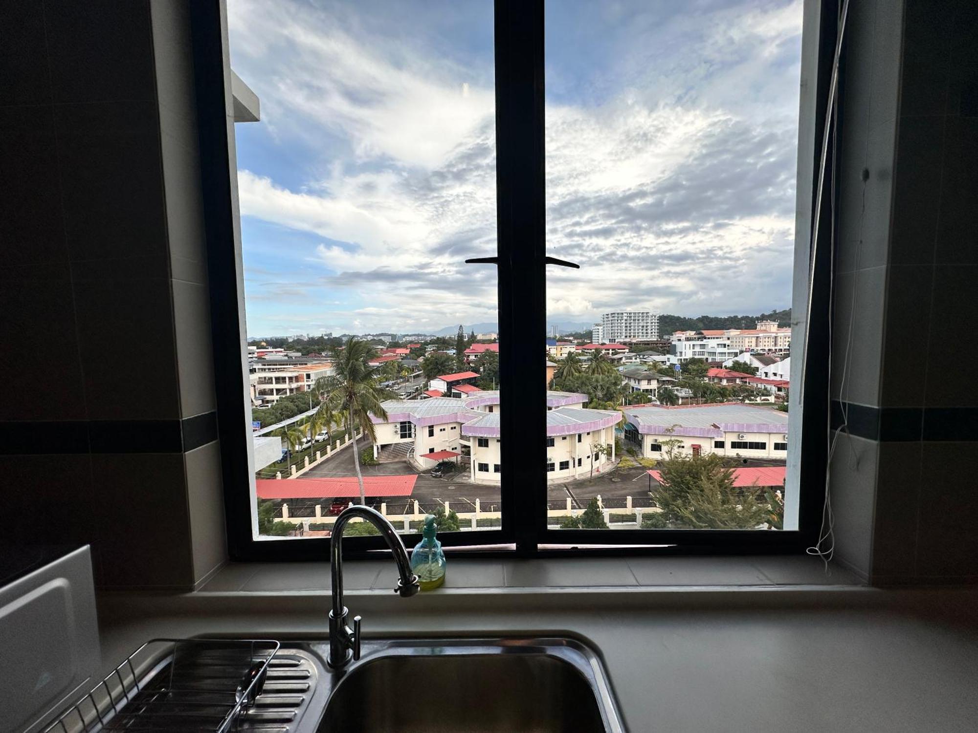 Aa Residen Luxury Condo Homestay 18Mins Walk Tanjung Aru Beach & Golf Course, Not Beach Side Resort Kota Kinabalu Exterior foto